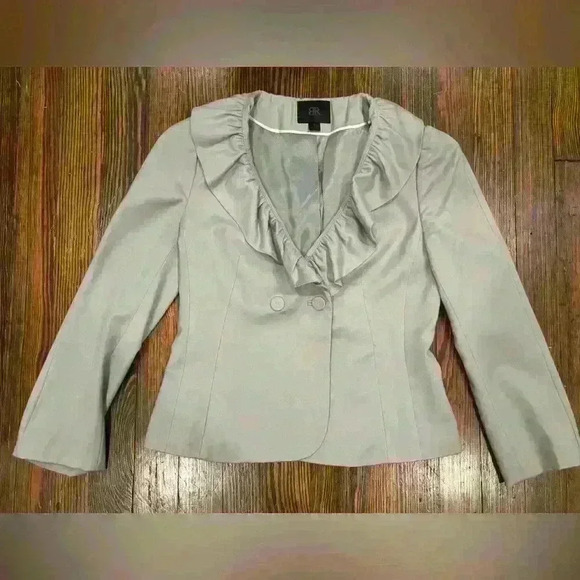Banana Republic Women’s Ruffled  100% wool Blazer Sz 2 - Picture 1 of 5